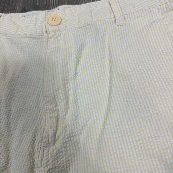 US Vintage by Exist Men’s Yellow White Seersucker Shorts Size S Summer Preppy - Picture 2 of 5